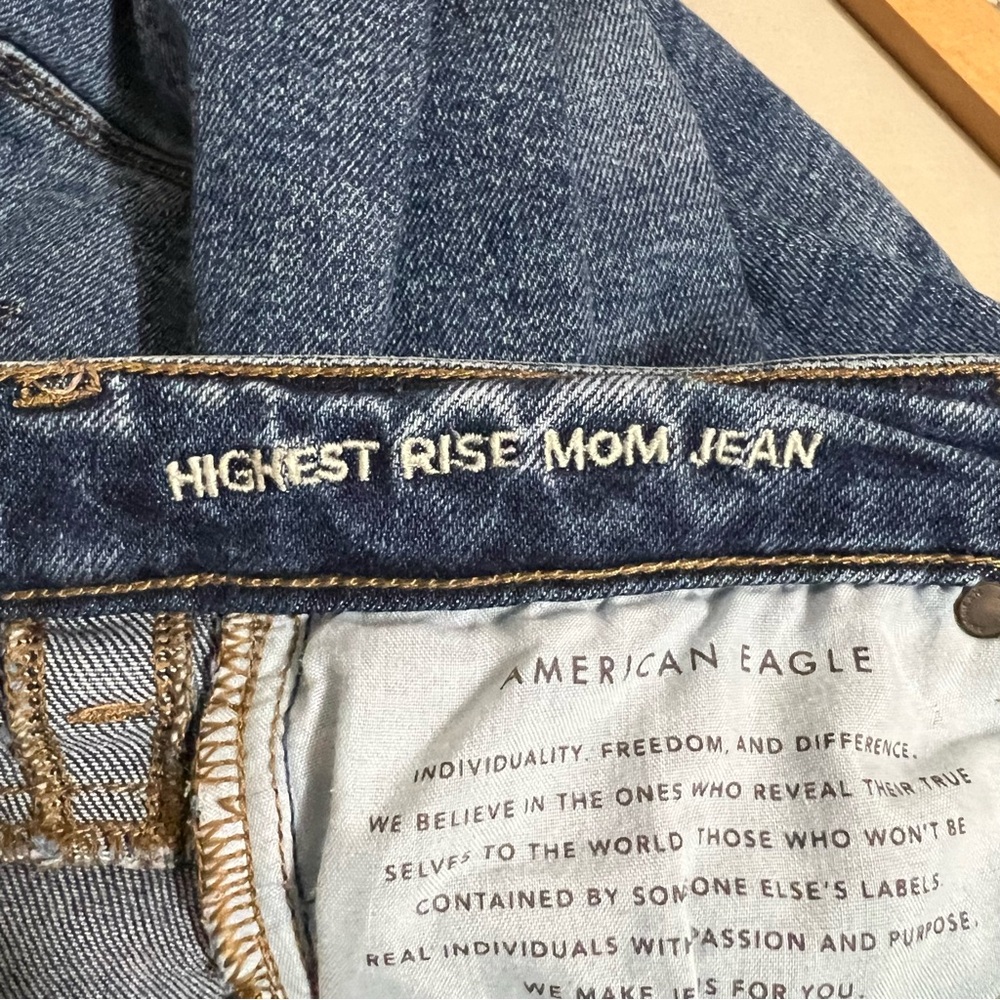 American Eagle Outfitters Blue Distressed Jeans - Picture 7 of 8